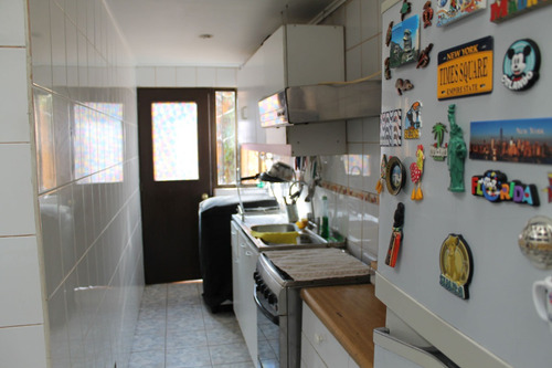 Vendo Linda Casa, 19 Florida Oriente.