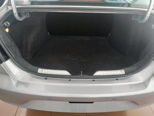 Imagem 11 de 15 de Volkswagen Voyage 1.6 Msi Total Flex 4p 2020/2021 0km