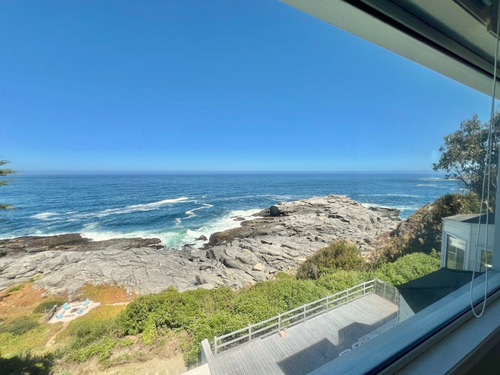 Gran Casa En Primera Línea Con Vista Impresionante, Zapallar