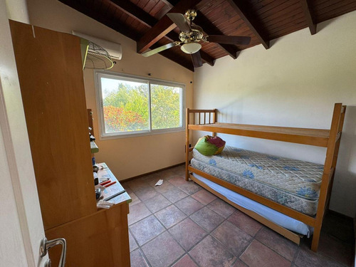 Casa En Venta - 3 Dormitorios 2 Baños - 1000mts2 - Haras Del Sur I