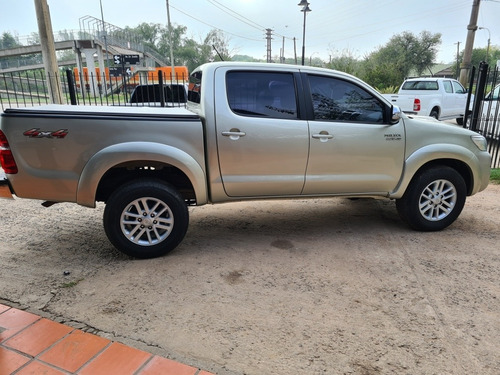 Toyota Hilux 3.0 Cd Srv Cuero 171cv 4x4 2014
