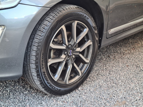 Volvo XC60 2.5 T5 Momentum