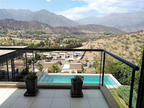 Casa En Venta De 5 Dorm. En Lo Barnechea