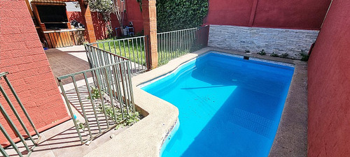 Excelente Casa 3d/2b Con Piscina Y 2 Estacionamientos