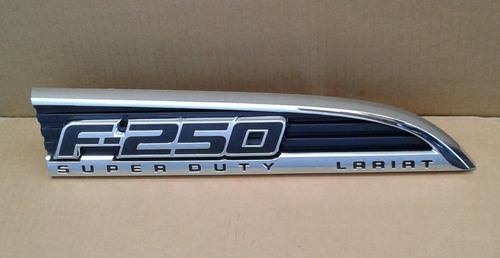 Emblema Ford F-250 Super Duty Lariat Lado Derecho Usado