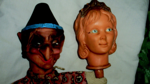 1una Antigua Cabeza Titere Brujo O Princesa Goma