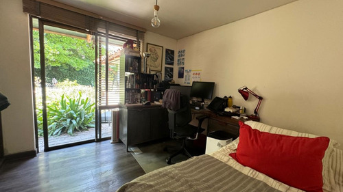 Bernardo Larrain / Calle Interior