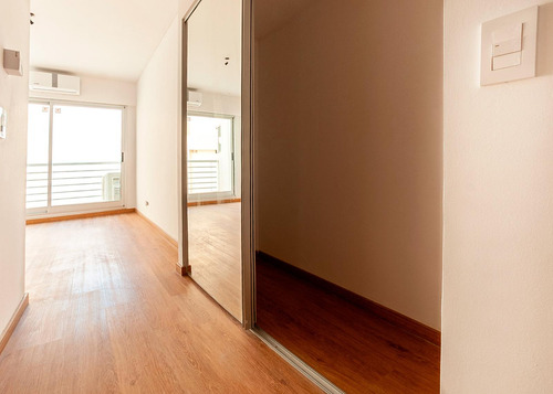Venta Departamento En Palermo Piso Entero Con Balcón. 4 Ambientes Con Dependencia