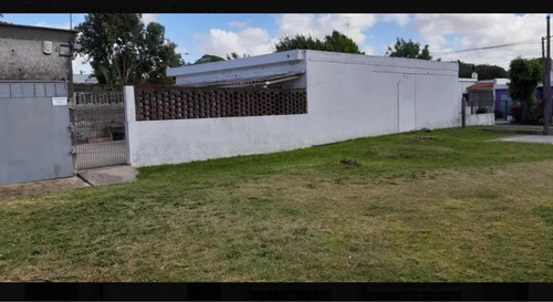 Casa En Nueva Helvecia Dpto Colonia Con Terreno Zona Centro Dueña Vende
