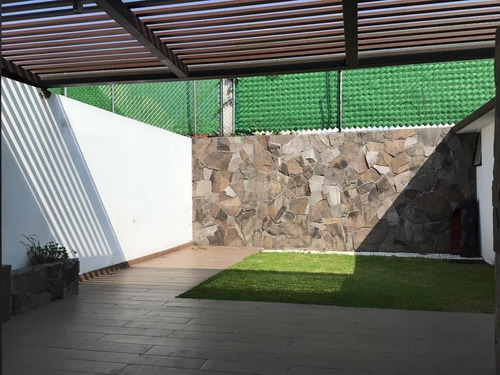 Imagen 3 de 13 de Casa En Renta En Metepec, Fracc. Olivar Del Prado A 2 Min. De Av. Lerma Rápida Salida A Ciudad De México. Cerca De Colegios, Servicios, Parques A 2 Cuadras Del Nuevo Continente