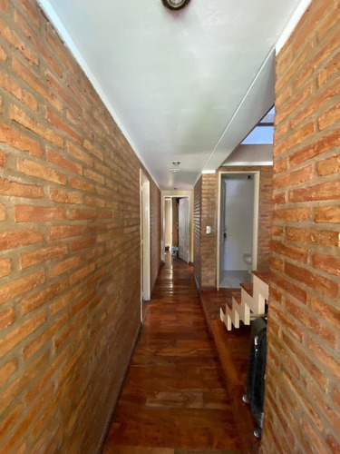 Casa 4 Dormitorios - Piscina - Carlos Pellegrini
