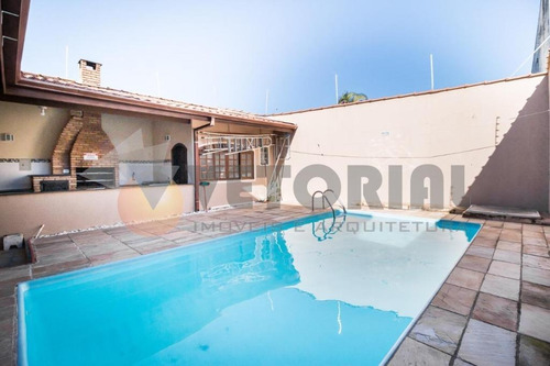 Sobrado Com 04 Suítes E Piscina No Centro De Caraguatatubacentro - So0232