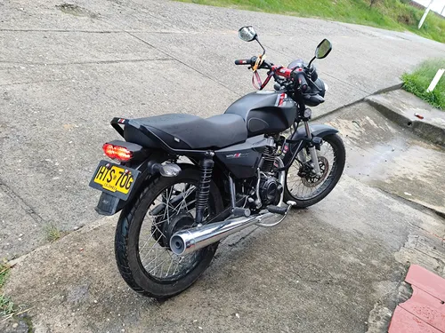 Akt Nkd 125 Con Exosto Cromado, Acelerador De Cuarta Acerbis