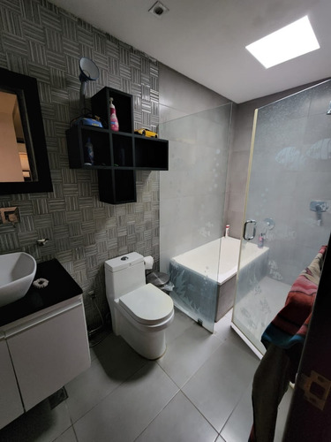 Imagen 8 de 18 de Townhouse En Venta Urb Trigal Norte (solo Cliente) Da