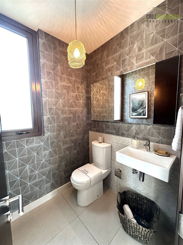 Casa En Venta De 3 Dorm. En Colina