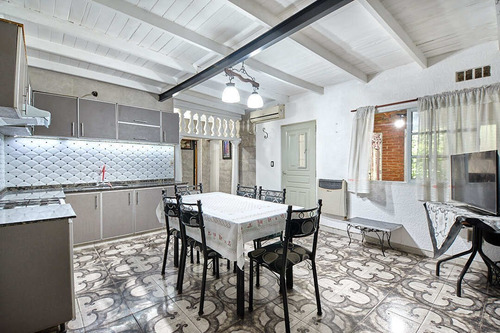 Departamento Ph · En Venta · 5 Ambientes · Luminoso, Con Estilo · En Lomas Del Mirador