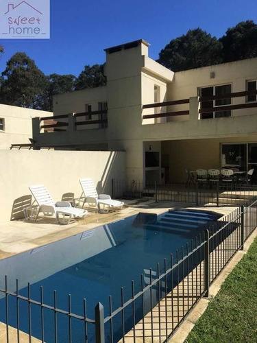 Imagen 11 de 14 de Casa En Solanas!!! 4dor. Y 3bañ. Picina Propia U$s 150xdia!!