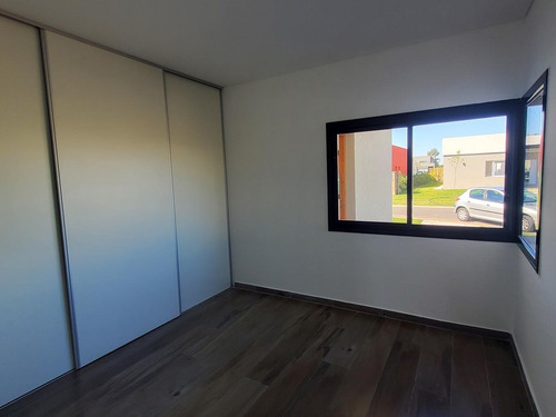Imagen 4 de 17 de Pilar Del Este. San Ramiro. Vta. Casa 4 Ambientes Con Cochera.