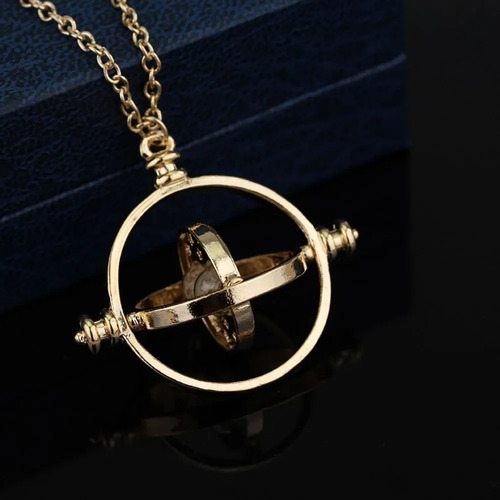 Imagen 2 de 4 de Collar De Harry Potter Giratiempo Hermione Pequeño