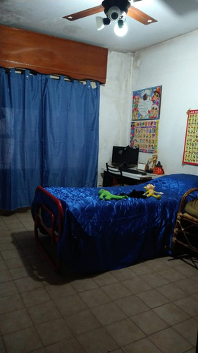Casa Ubicada En Isidro Casanova, Partido De La Matanza, Excelente Ubicación.