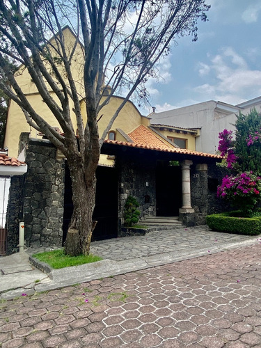 Imagen 1 de 30 de Casa Estilo Mexicano Contemporáneo En Jardines En La Montaña