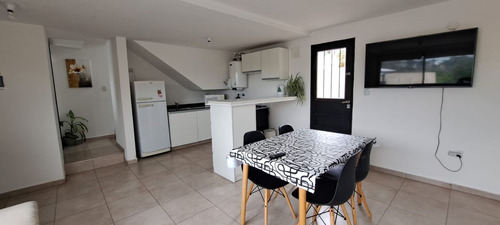 Se Vende Duplex Con Pileta Y Cochera En Carlos Paz