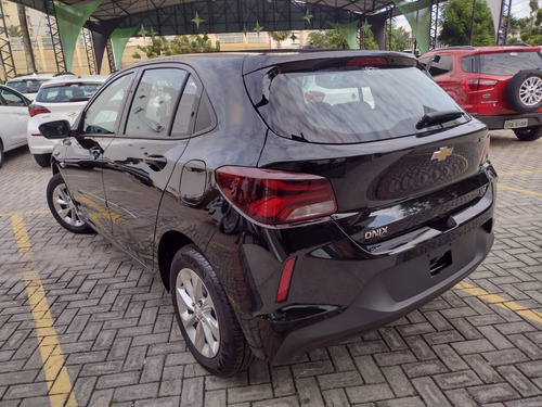 Imagem 10 de 14 de Chevrolet Onix Ltz 1.0 12v Tb Flex 5p Aut. - Preto - 202...