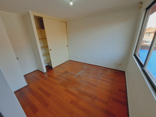Linda Casa Con Acceso Controlado En Portal Del Bosque, Maipu