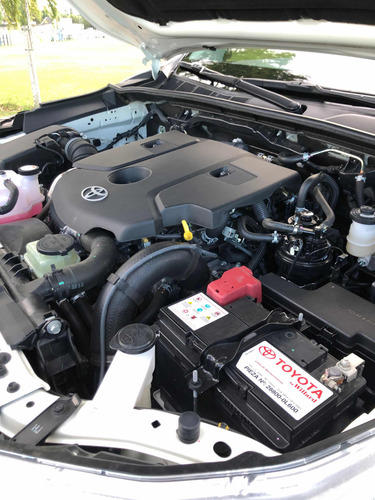 Imagen 14 de 16 de Toyota Hilux 2018 2.8 Cd Srx 177cv 4x2 At