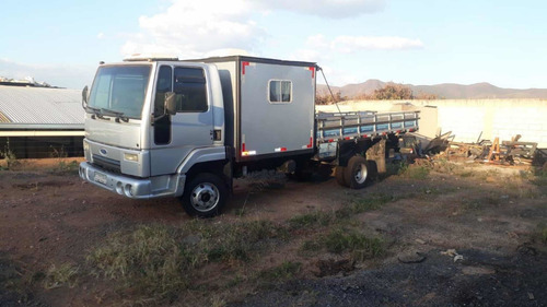 Imagem 1 de 4 de Caminhão Ford 815