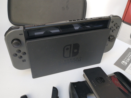 Consola Nintendo Switch Excelente Accesorios Funda Juegos