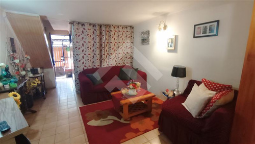 Casa En Venta De 2 Dorm. En La Florida