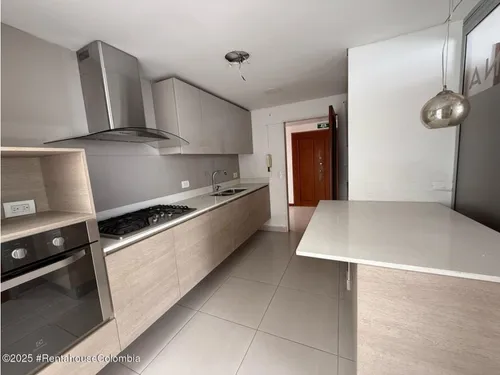 Comercial En Bogota Rah Co: 25-1468