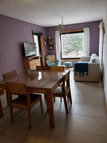 Imagen 3 de 17 de Departamento Alquiler Temporario De Categoria En San Martin De Los Andes. Cochera Cubierta Y Ascensor, Ubicado A 1 Cuadra De Plaza Sarmiento Y 4 De Plaza San Martin. Ropa Blanca. Totalmente Equipado