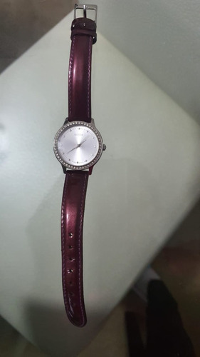 Reloj Guess Con Cristales Extensible Morado