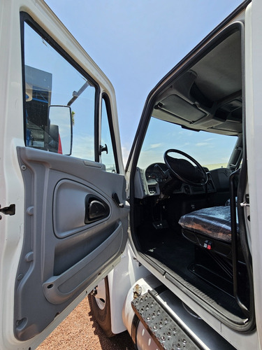 International 4300 Modelo 2015 Plataforma 7.60 Metros