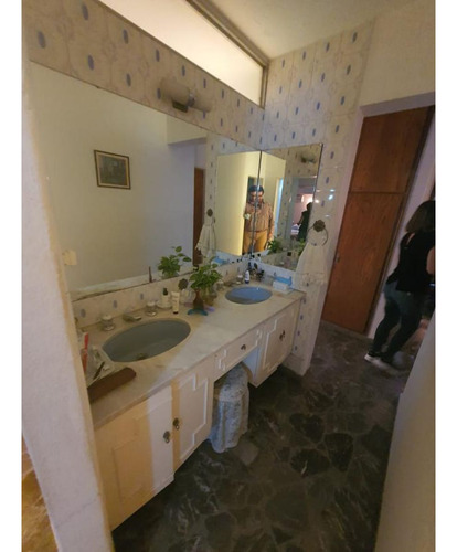 Venta, Departamento 4 Dormitorios Con Quincho Privado.