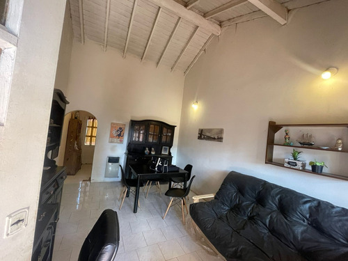 Imagen 4 de 12 de Casa En Venta De 5 Ambientes Con Cochera En Monte Grande