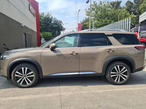 Nissan Pathfinder 3.5 Platinum At