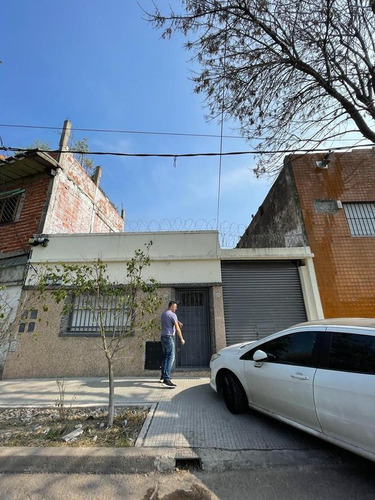 Imagen 2 de 12 de Galpón Mas Vivienda 290m2 En Venta - Villa Soldati