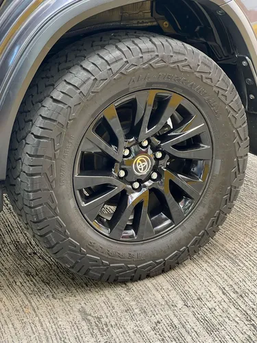 Toyota Fortuner 2.7l Mid