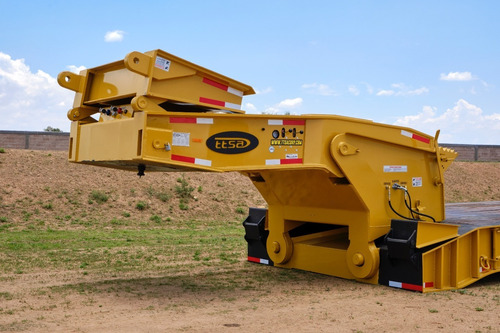 Imagen 2 de 14 de Lowboy Cama Baja 80 Toneladas Desmontable Jeep Dolly
