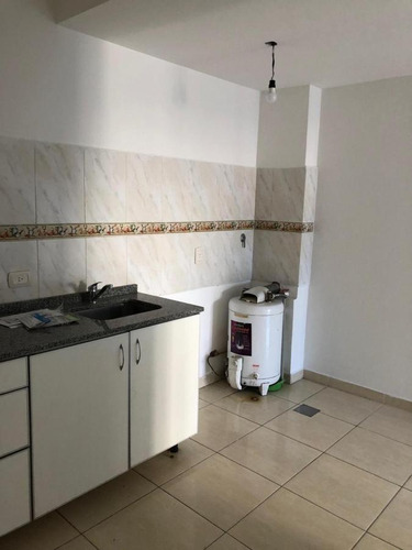 Alquiler - Departamento 3 Amb. Con Balcón Y Cochera En San Fernando