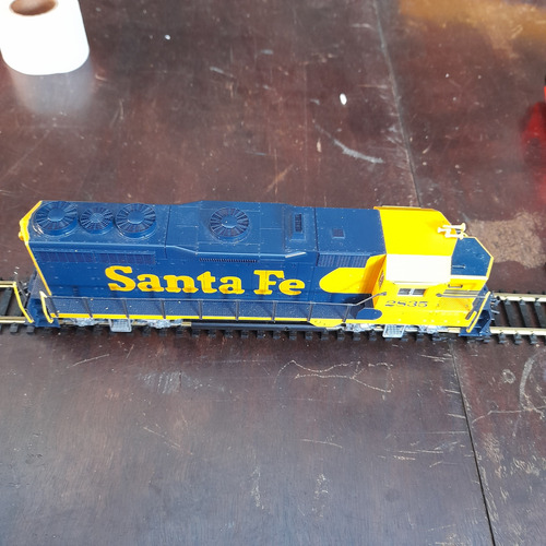 Imagem 2 de 6 de Locomotiva Ho Emd Gp35 Sf 2835 Kato 7,5 Polegadas /6