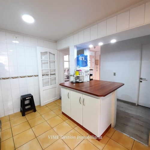 Único Con Mesón En Isla, Remodelado De 3 D+ 2 B + 1e Y 1b