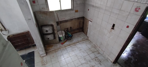 Casa De 4amb A Refaccionar En Venta Excelente Ubicacion Con Jardin