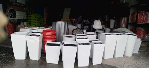 Imagen 1 de 4 de Maceteros En Fibra De Vidrio
