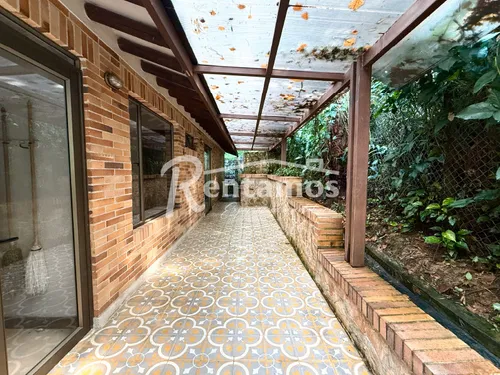 Casa En Arriendo En Loma De Las Brujas. Cod A775810