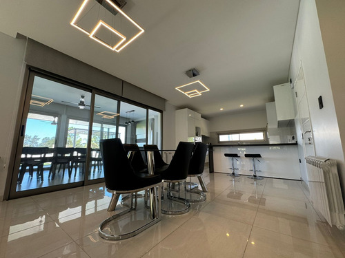 Casa En Venta Puerto Roldan Vista Al Lago Calidad Premium