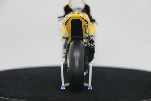 Valentino Rossi - Yamaha Yzr-m1 Motogp 2005 1/12 Minichamps